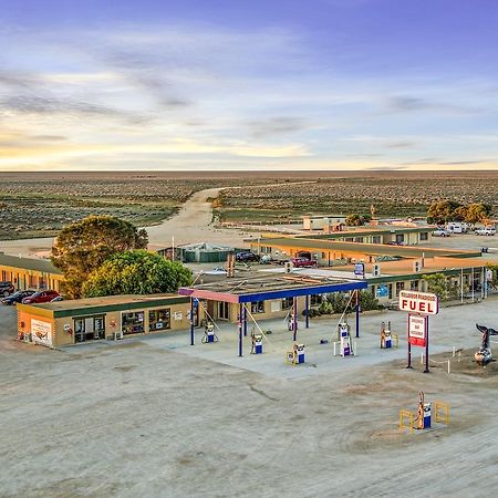 Отель Nullarbor Roadhouse Экстерьер фото