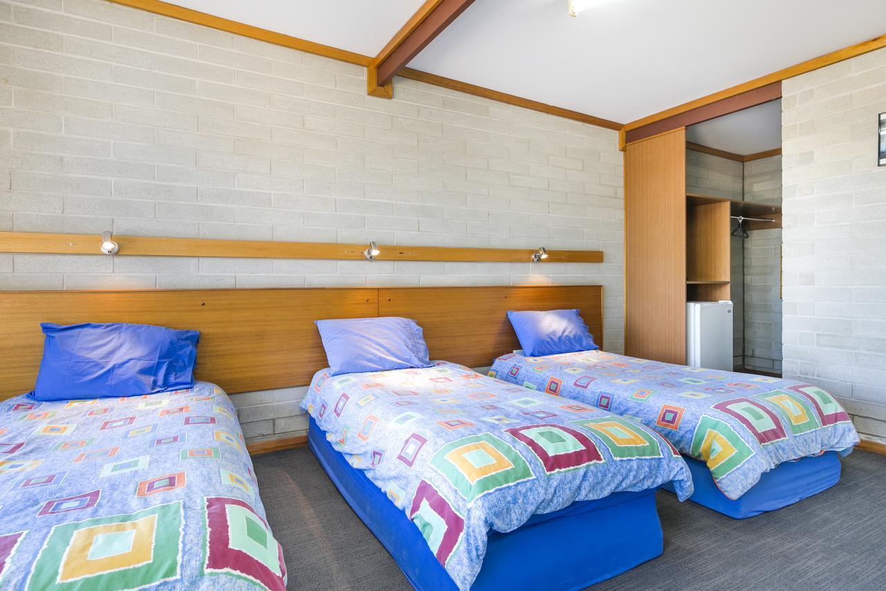Отель Nullarbor Roadhouse Экстерьер фото