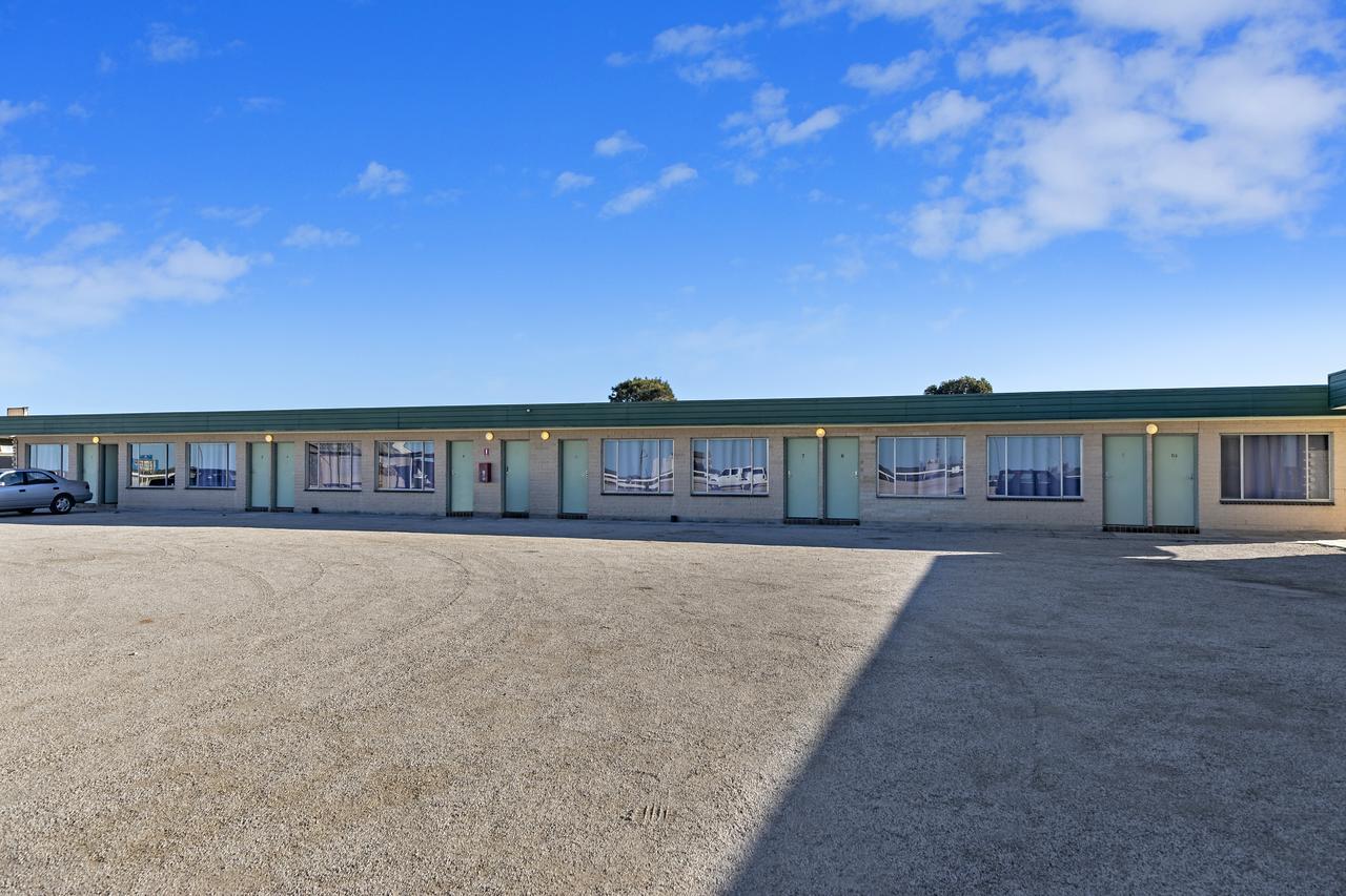 Отель Nullarbor Roadhouse Экстерьер фото