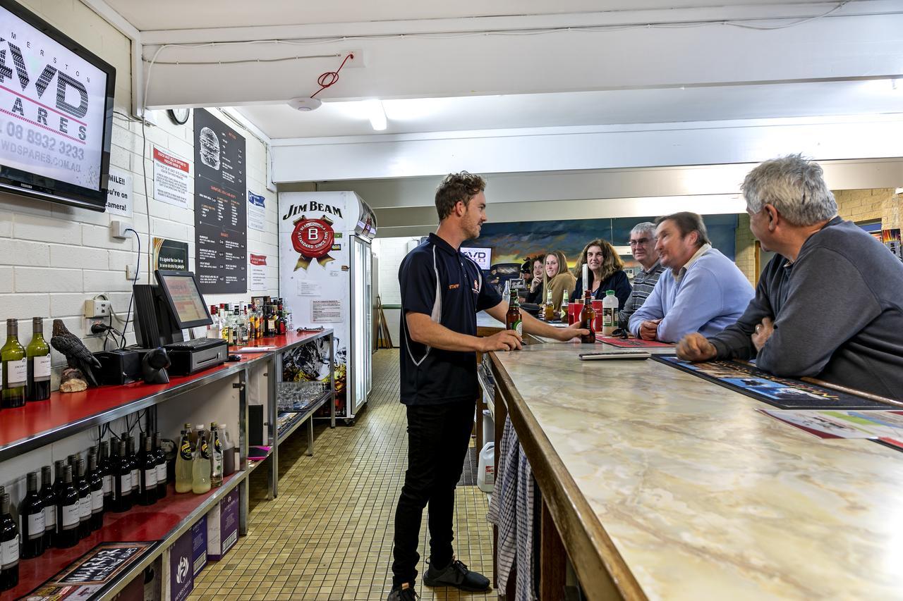Отель Nullarbor Roadhouse Экстерьер фото
