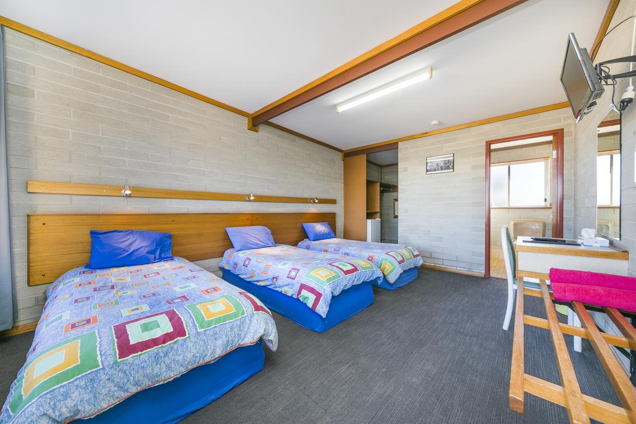 Отель Nullarbor Roadhouse Экстерьер фото