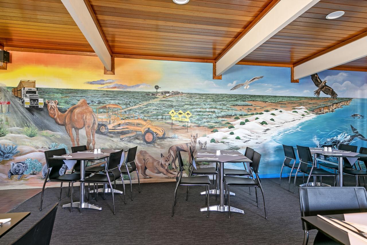 Отель Nullarbor Roadhouse Экстерьер фото