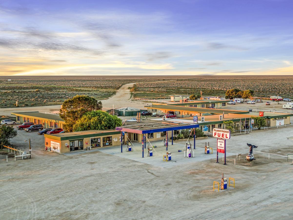 Отель Nullarbor Roadhouse Экстерьер фото
